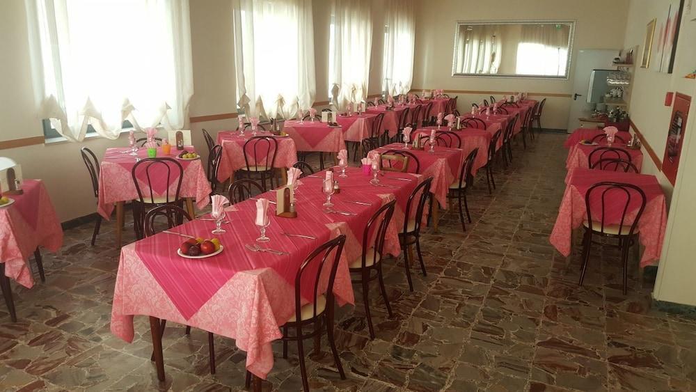 Hotel Venere Rimini Kültér fotó