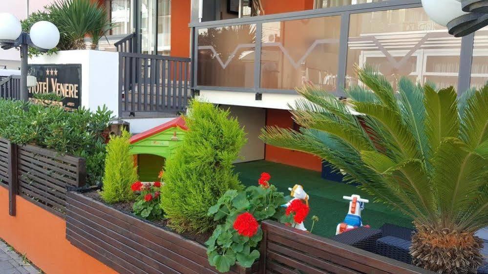 Hotel Venere Rimini Kültér fotó