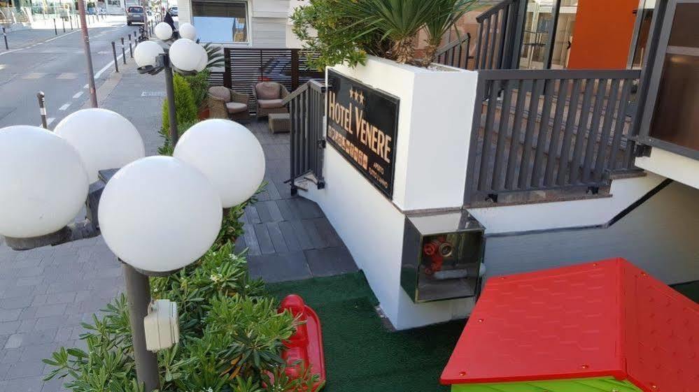 Hotel Venere Rimini Kültér fotó