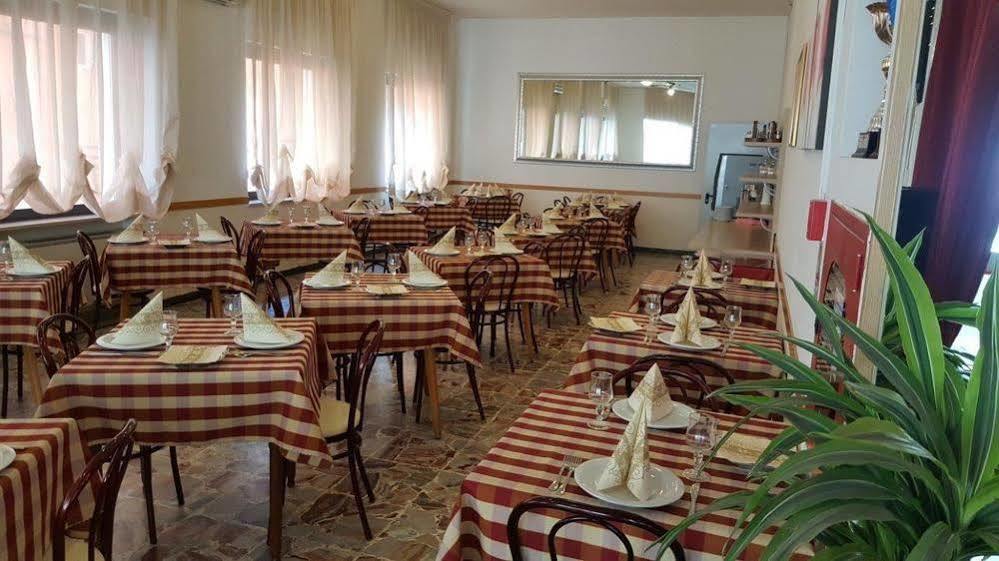 Hotel Venere Rimini Kültér fotó