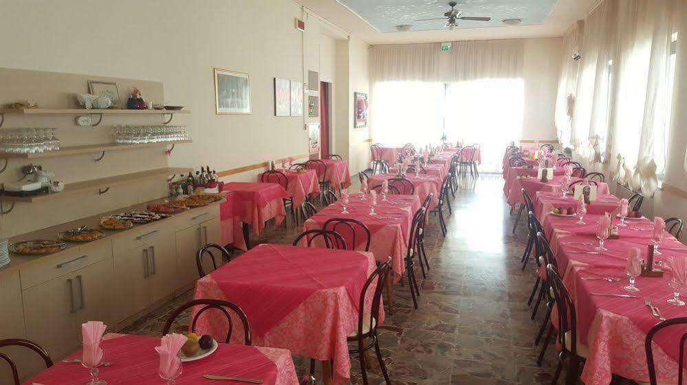 Hotel Venere Rimini Kültér fotó