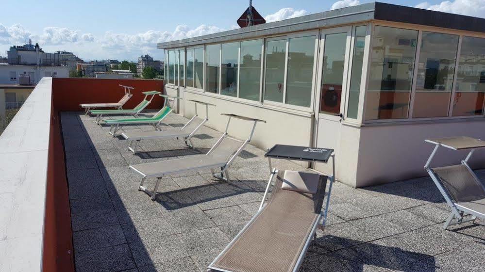 Hotel Venere Rimini Kültér fotó